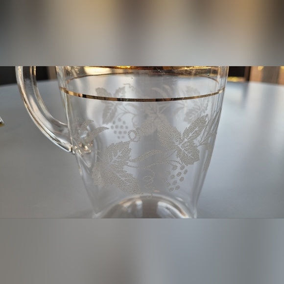 Glass Pitcher - Picture 4 of 4